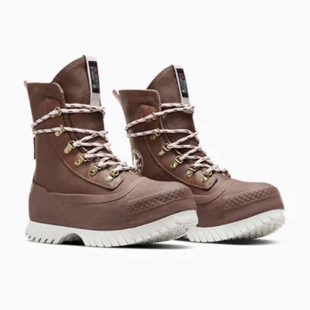 CONVERSE Chuck Taylor All StarLugged 2.0 CC X-Hi Waterproof Boots Women's 9